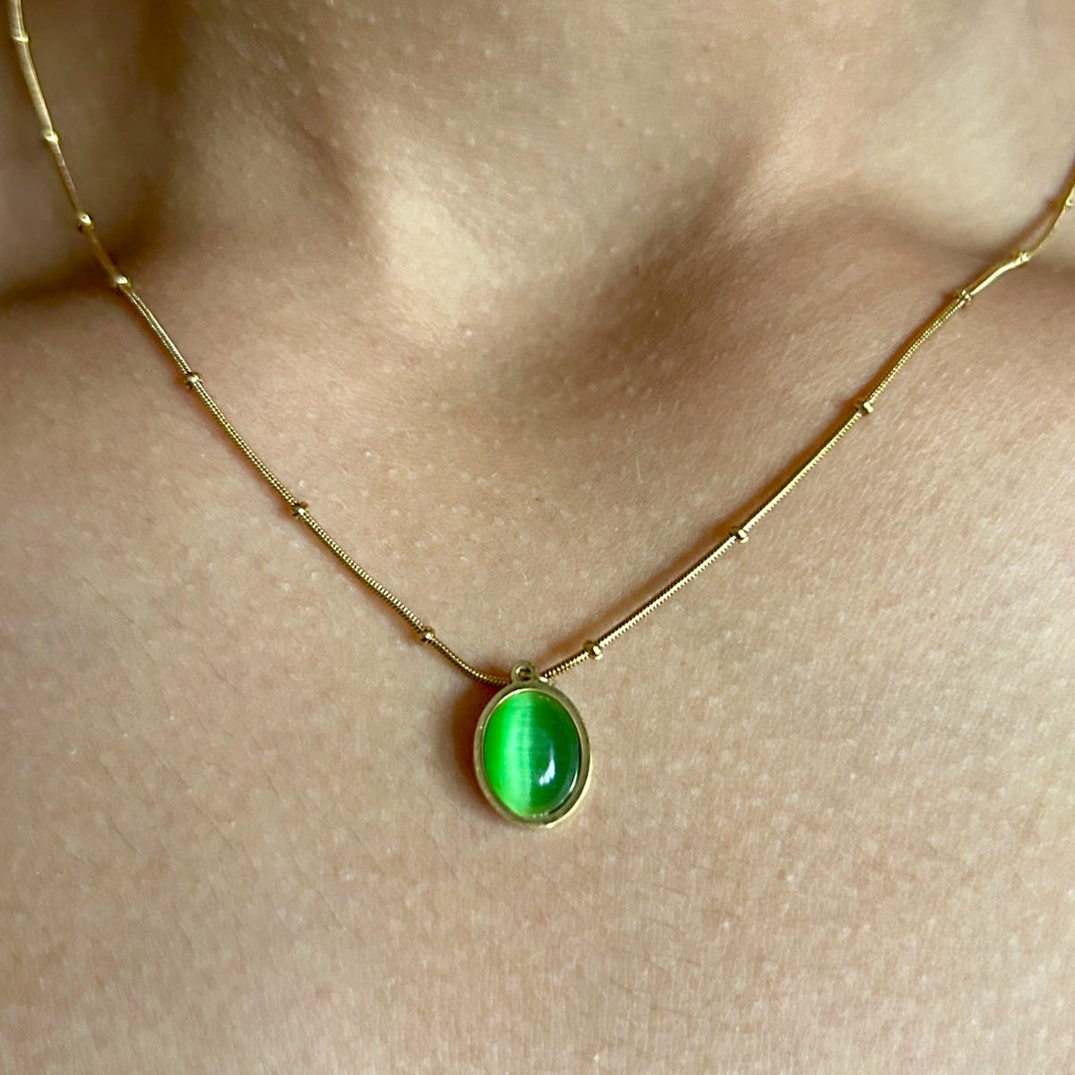 Emerald Glow Pendant Necklace