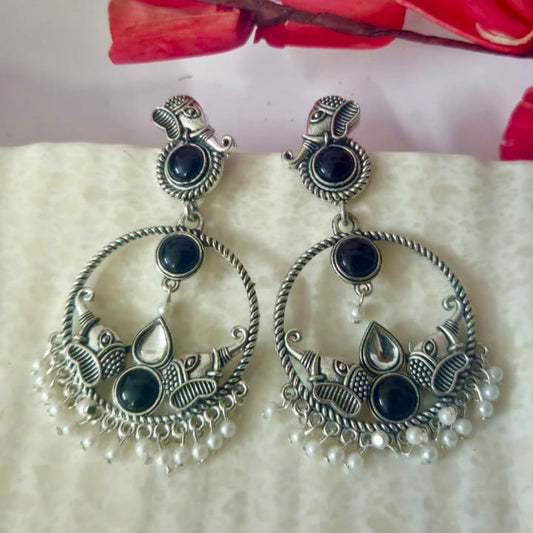 Black Stone Fish Motif Earrings