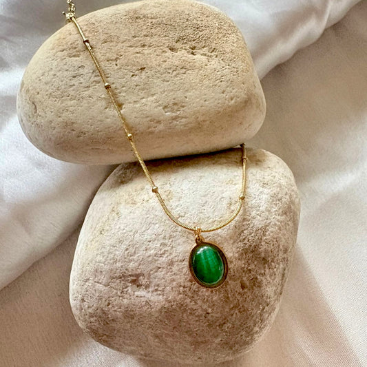 Emerald Glow Pendant Necklace